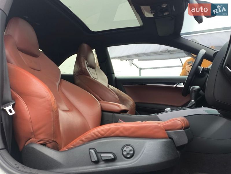 Купе Audi S5 2010 в Києві