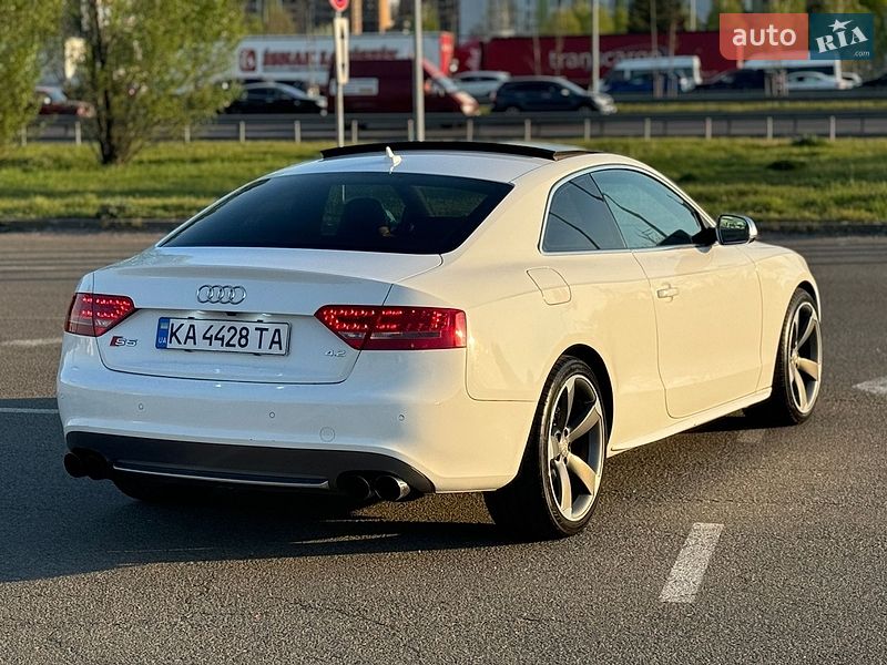 Купе Audi S5 2010 в Киеве
