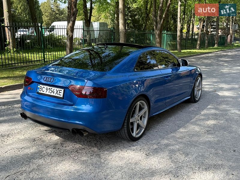Купе Audi S5 2009 в Львові