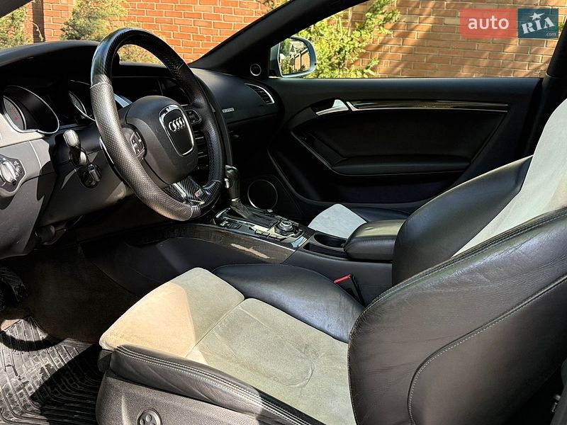 Купе Audi S5 2009 в Львові