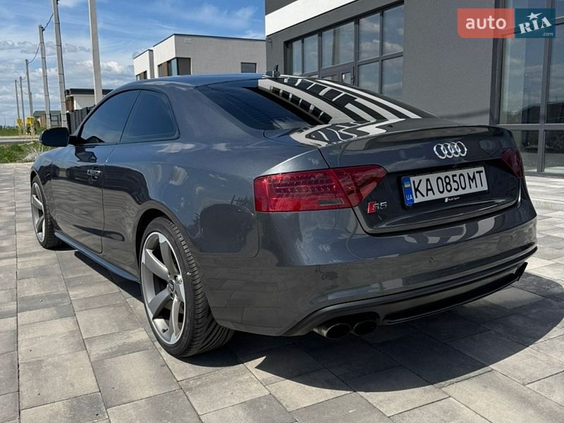 Купе Audi S5 2015 в Киеве