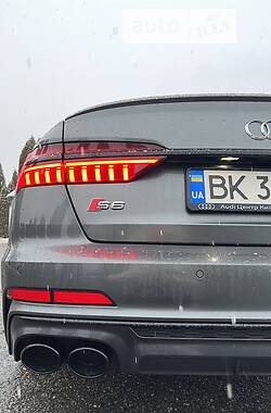 Седан Audi S6 2020 в Дубні