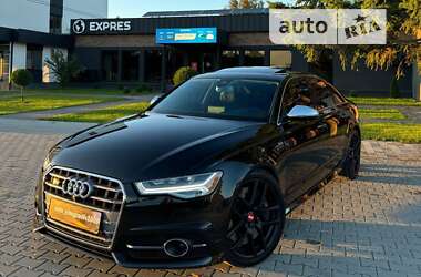 Седан Audi S6 2015 в Виноградові