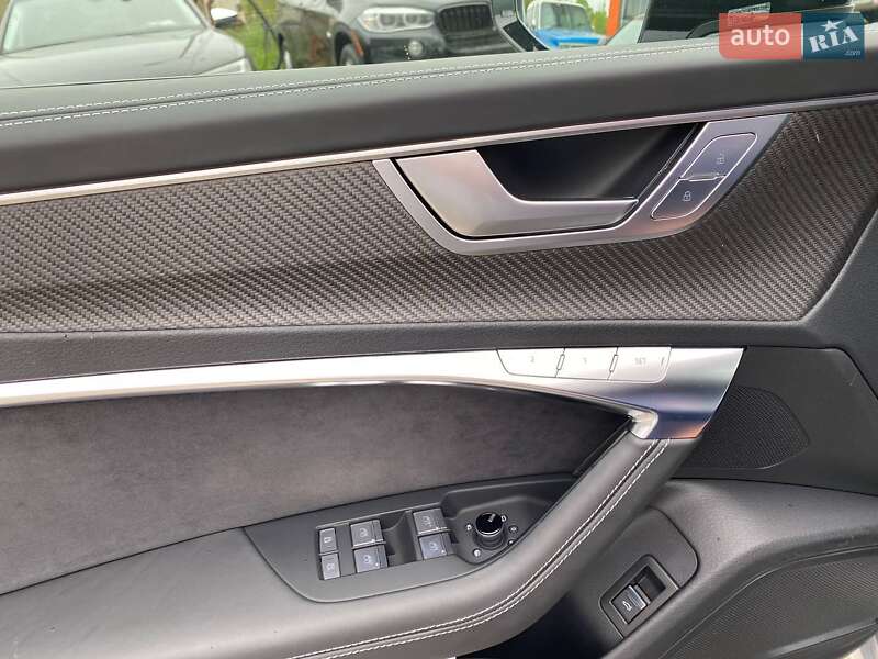 Седан Audi S6 2023 в Львові