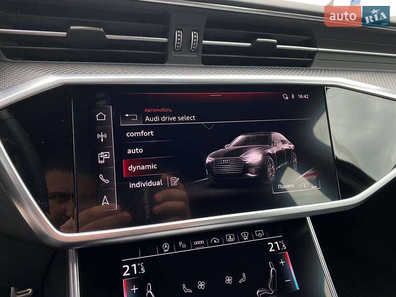 Седан Audi S6 2023 в Львові