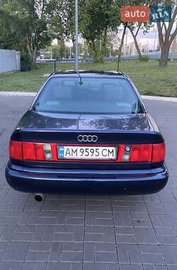 Седан Audi S6 1995 в 