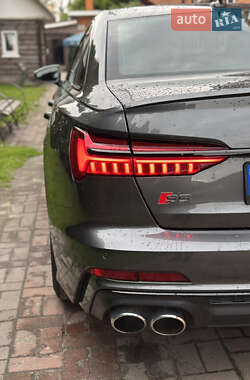 Седан Audi S6 2022 в 