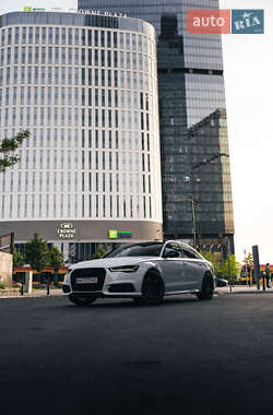 Седан Audi S6 2015 в 