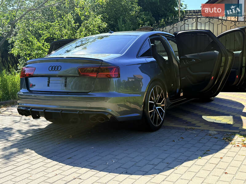 Седан Audi S6 2016 в Киеве