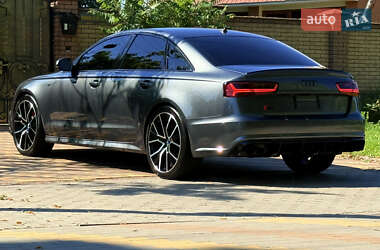Седан Audi S6 2016 в 
