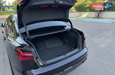 Седан Audi S6 2021 в 