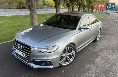 Седан Audi S6 2013 в 