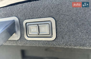 Седан Audi S6 2015 в 