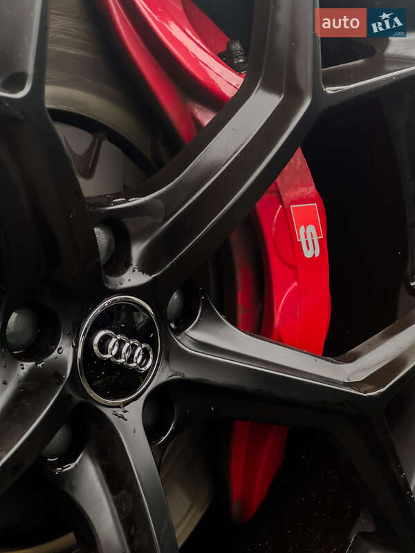 Седан Audi S6 2021 в Чернигове