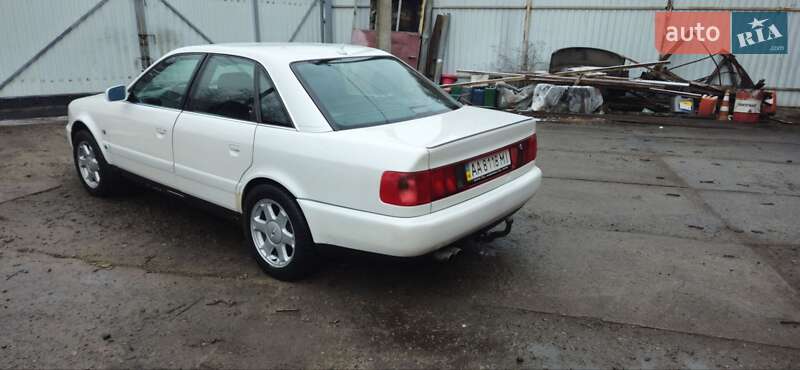 Седан Audi S6 1995 в Полтаве