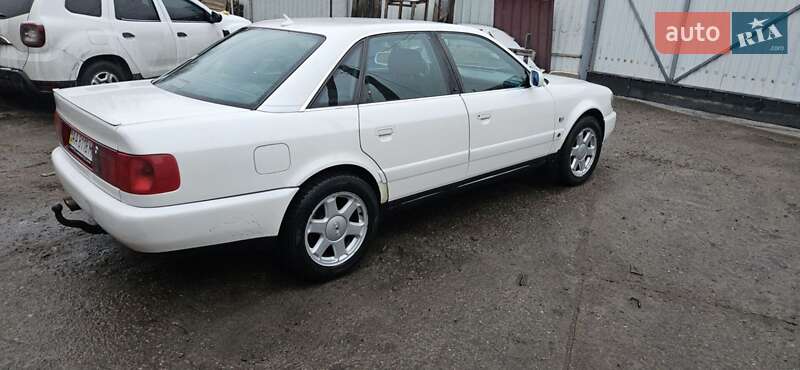 Седан Audi S6 1995 в Полтаве