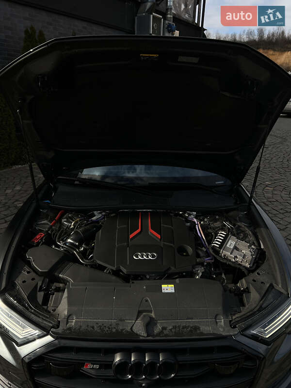Седан Audi S6 2020 в Иршаве