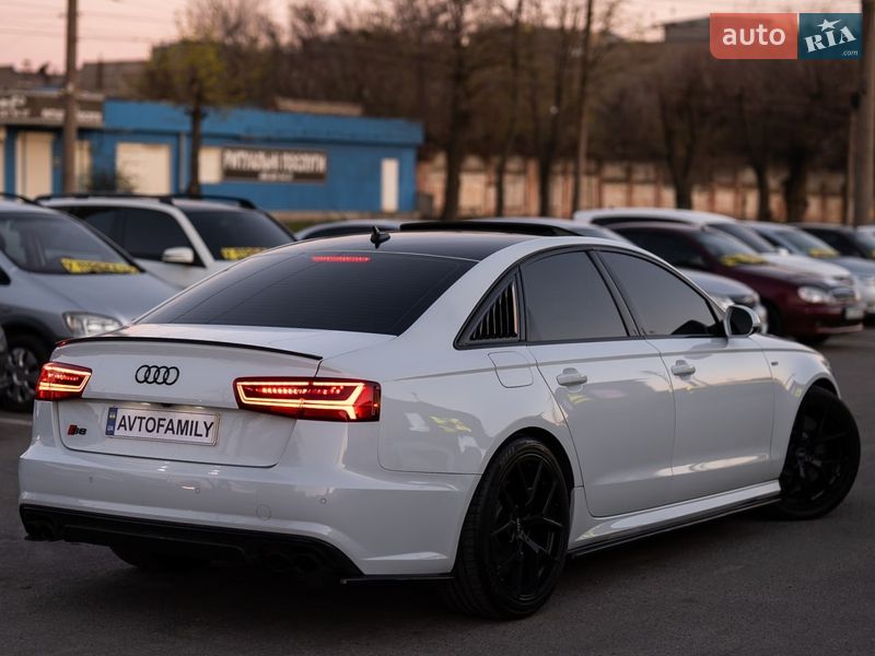Седан Audi S6 2015 в Дніпрі