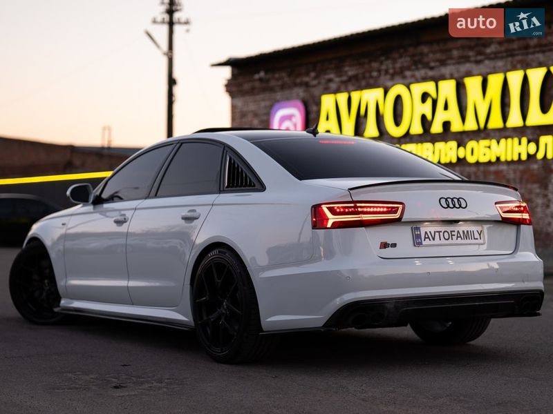 Седан Audi S6 2015 в Дніпрі