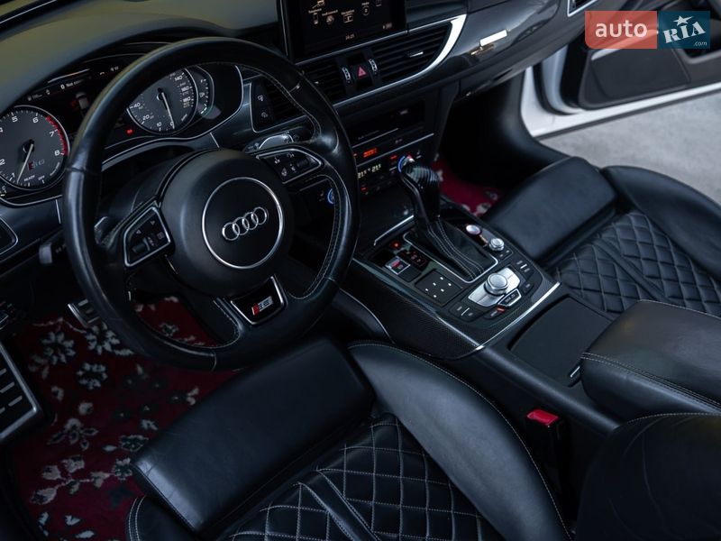 Седан Audi S6 2015 в Дніпрі