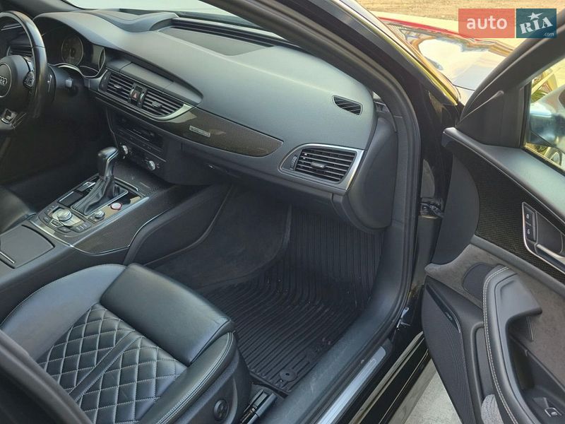 Седан Audi S6 2015 в Львове