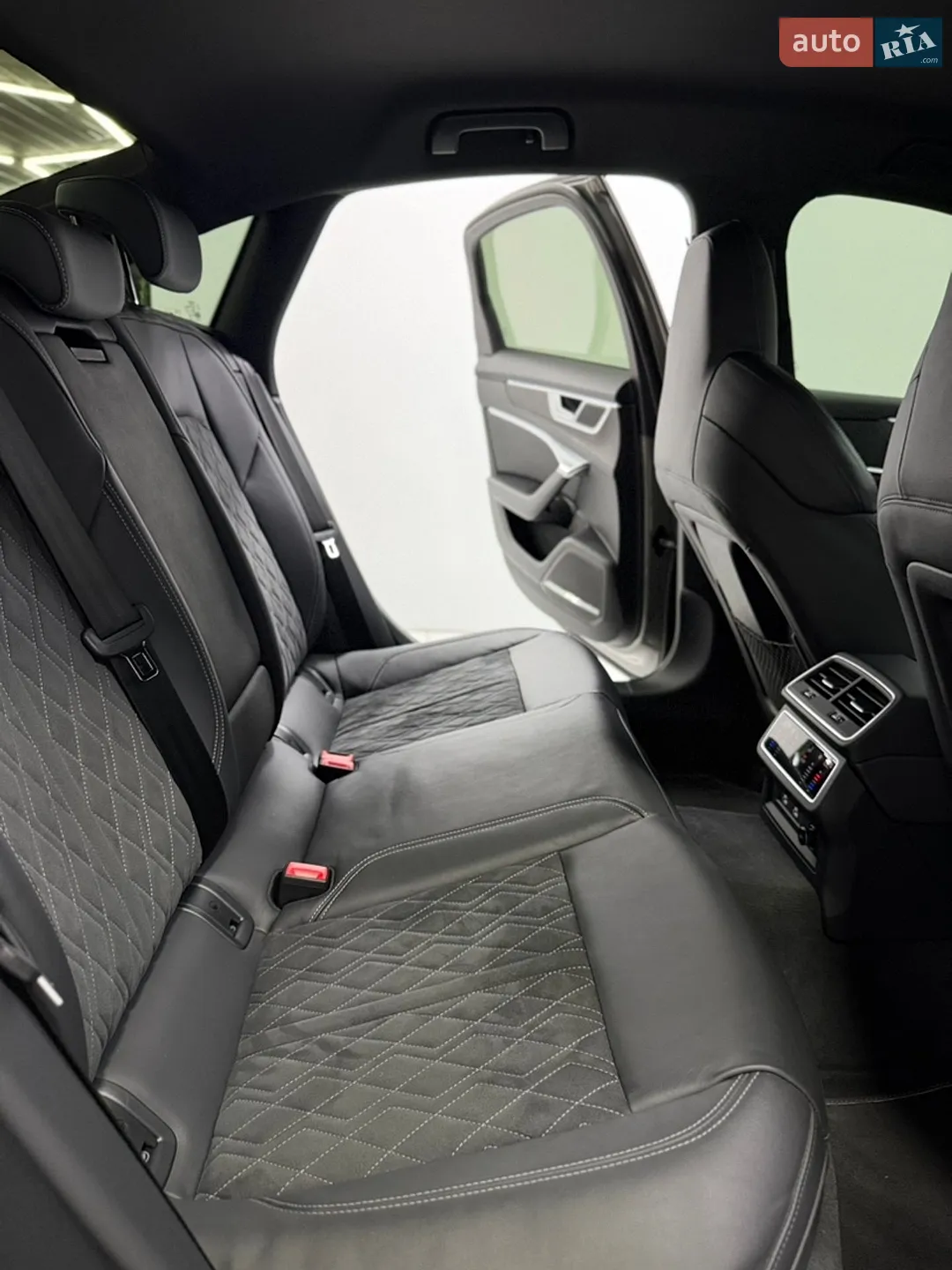 2024 Audi S6 - мініатюра 31