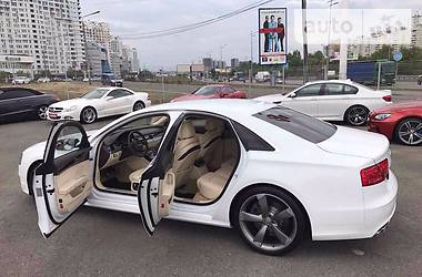 Седан Audi S8 2013 в Киеве