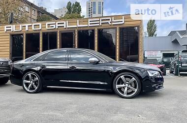 Седан Audi S8 2013 в Киеве