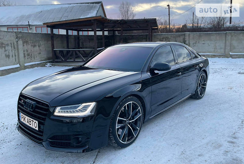 Audi S8