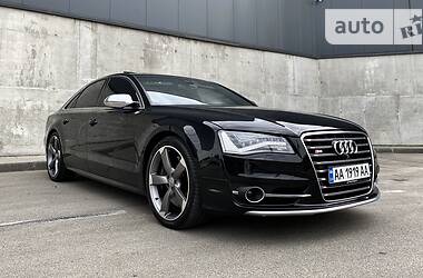 Седан Audi S8 2013 в 