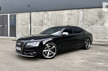 Седан Audi S8 2013 в 