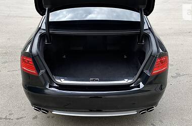 Седан Audi S8 2013 в 