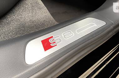 Седан Audi S8 2013 в 