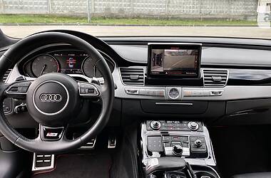 Седан Audi S8 2013 в 
