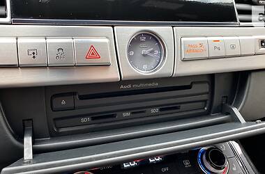 Седан Audi S8 2013 в 