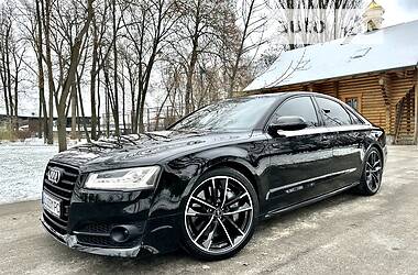 Седан Audi S8 2016 в 