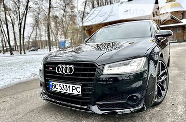 Седан Audi S8 2016 в 