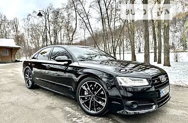Седан Audi S8 2016 в 