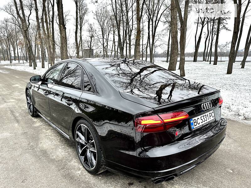 Седан Audi S8 2016 в Киеве фото 32 Седан Audi S8 2016 в Киеве