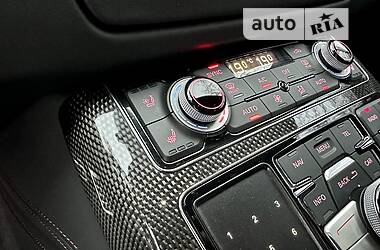 Седан Audi S8 2016 в 