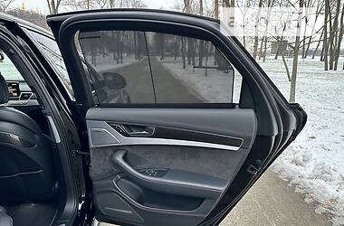 Седан Audi S8 2016 в 