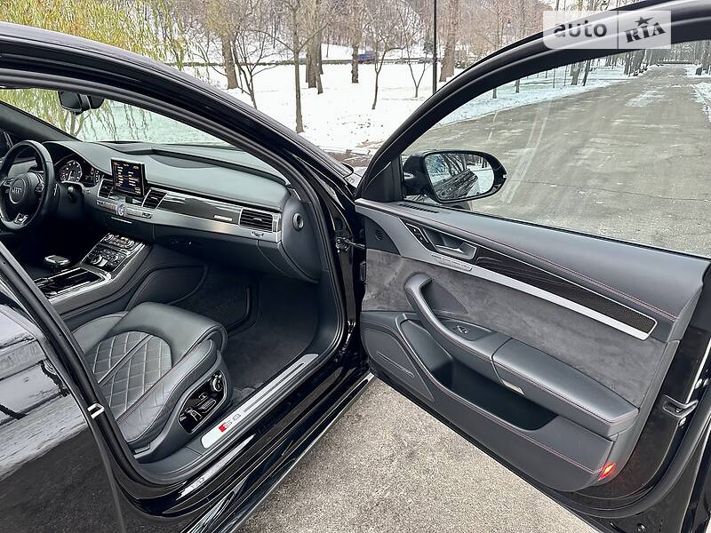 Седан Audi S8 2016 в Киеве фото 73 Седан Audi S8 2016 в Киеве