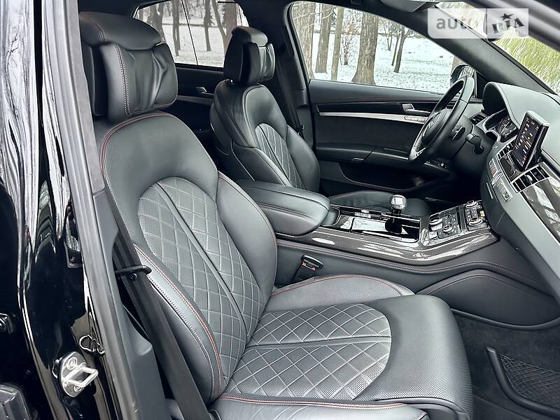 Седан Audi S8 2016 в Киеве фото 76 Седан Audi S8 2016 в Киеве