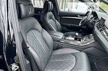 Седан Audi S8 2016 в 