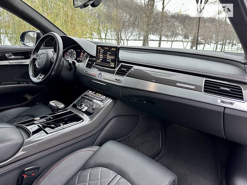 Седан Audi S8 2016 в Киеве фото 81 Седан Audi S8 2016 в Киеве