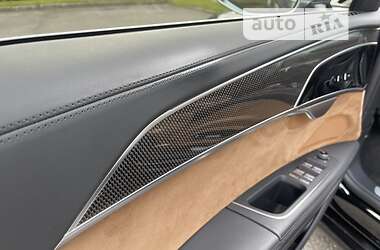 Седан Audi S8 2021 в 