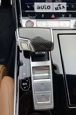 Седан Audi S8 2021 в 