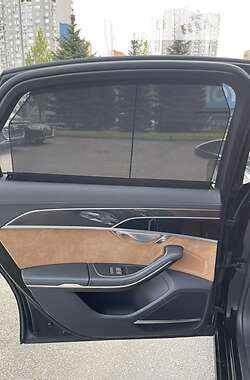 Седан Audi S8 2021 в 