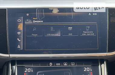 Седан Audi S8 2021 в 