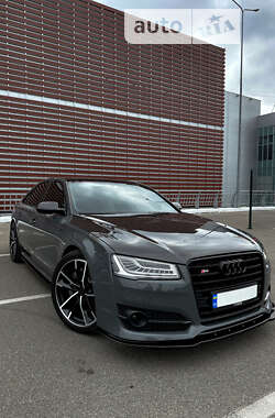 Седан Audi S8 2016 в 
